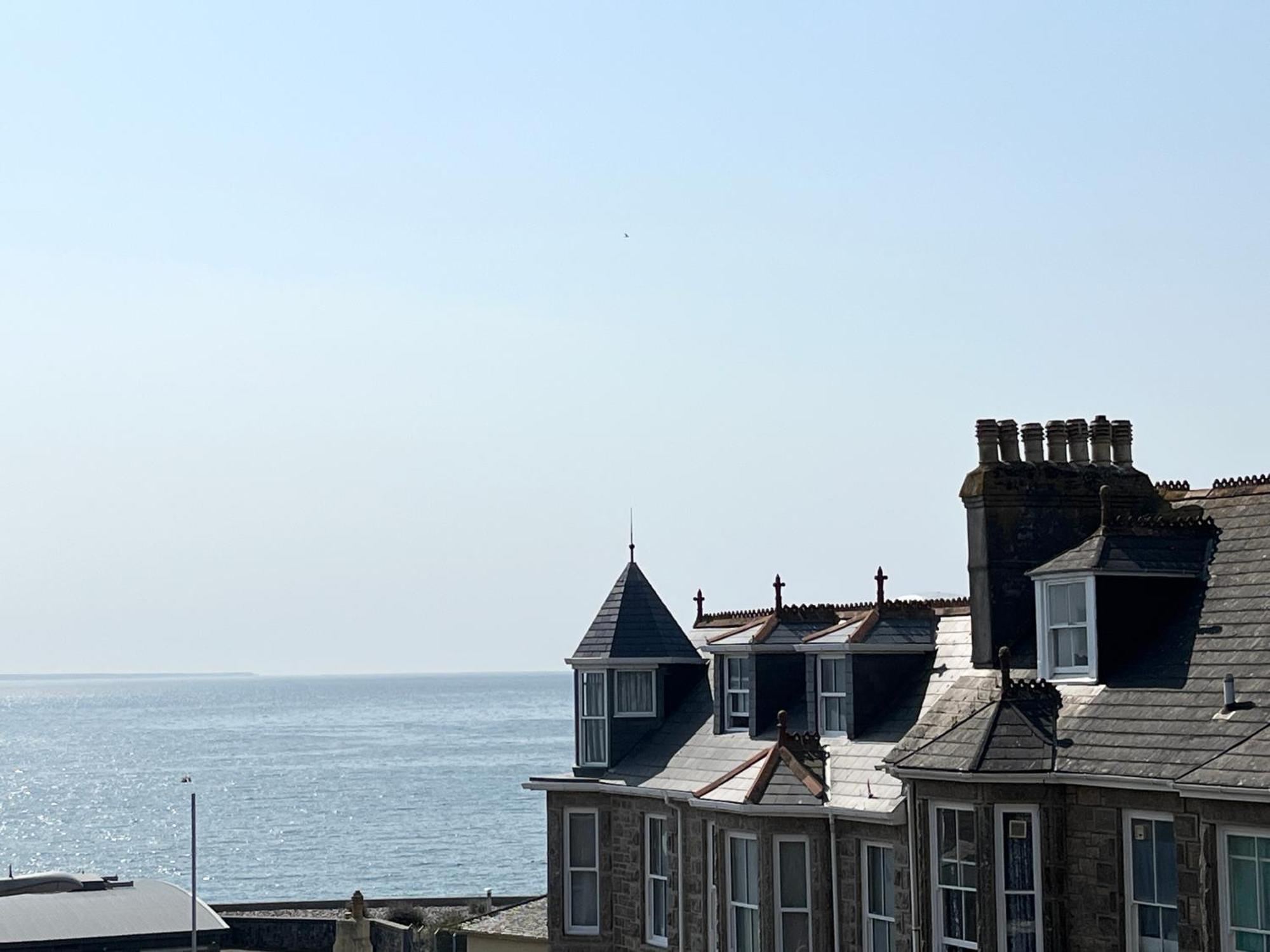 Spacious Home Near Seafront & Train Station 5 Bed Sleeps 10- Central ペンザンス エクステリア 写真