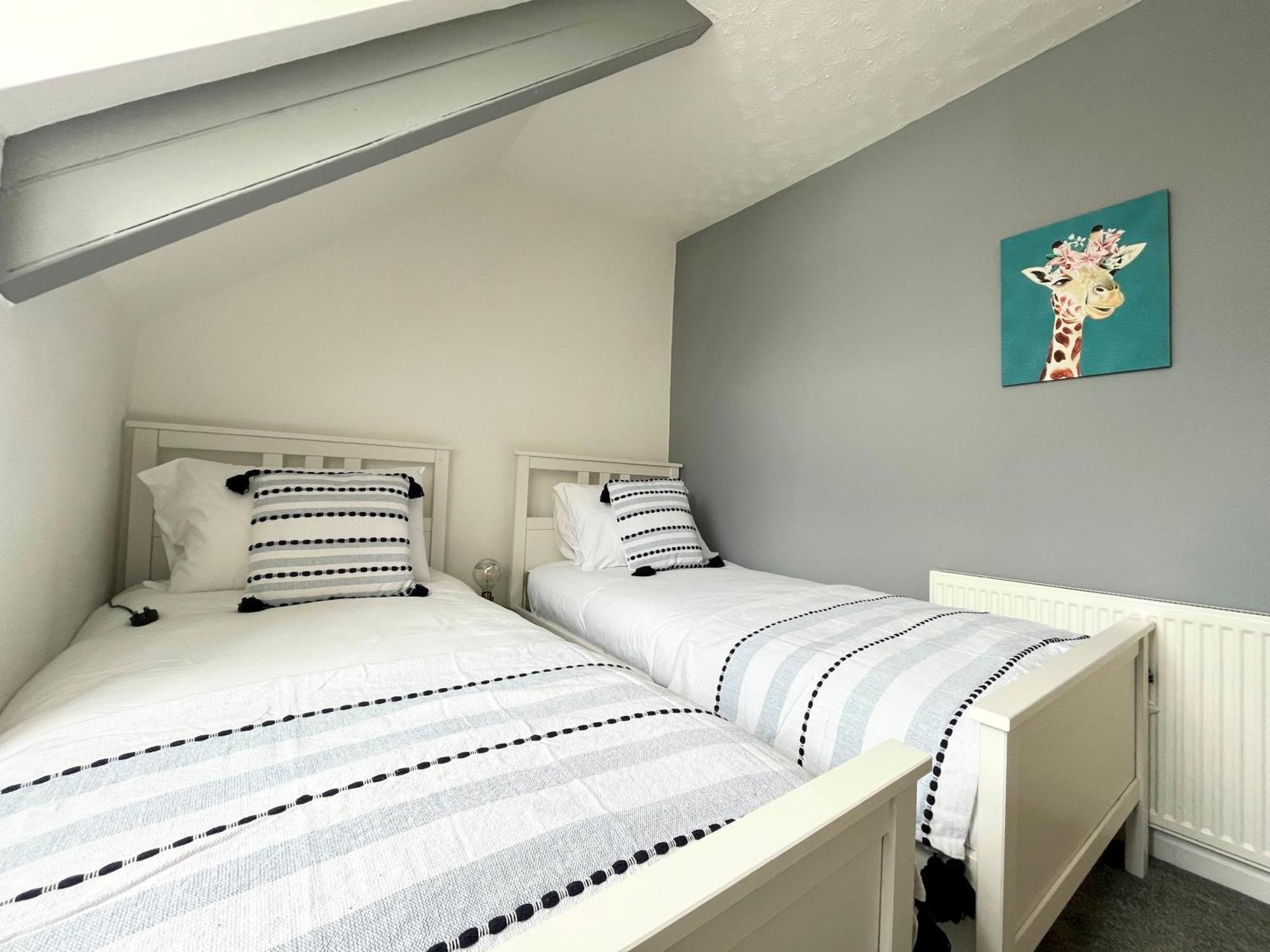 Spacious Home Near Seafront & Train Station 5 Bed Sleeps 10- Central ペンザンス エクステリア 写真
